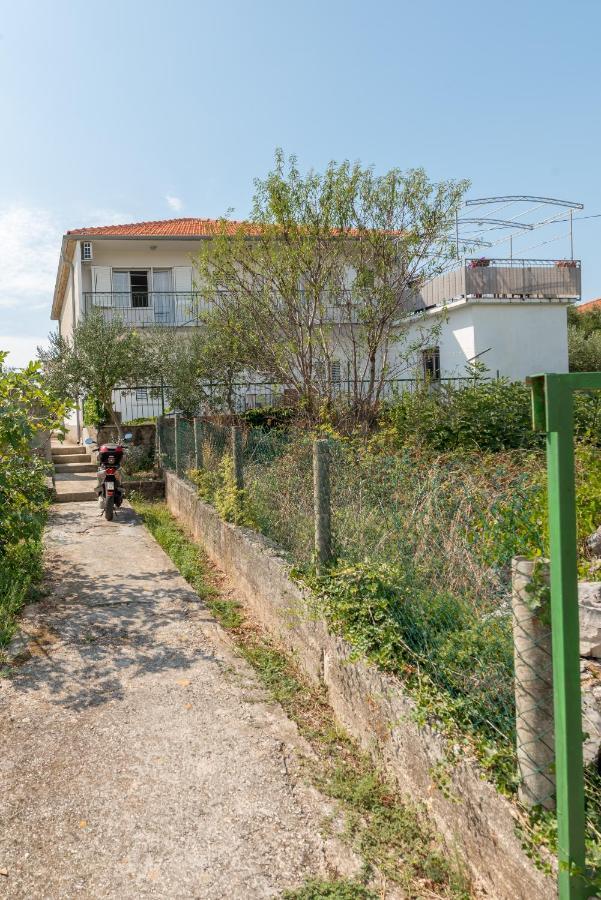 Apartments By The Sea Slatine, Ciovo - 11047 Екстер'єр фото