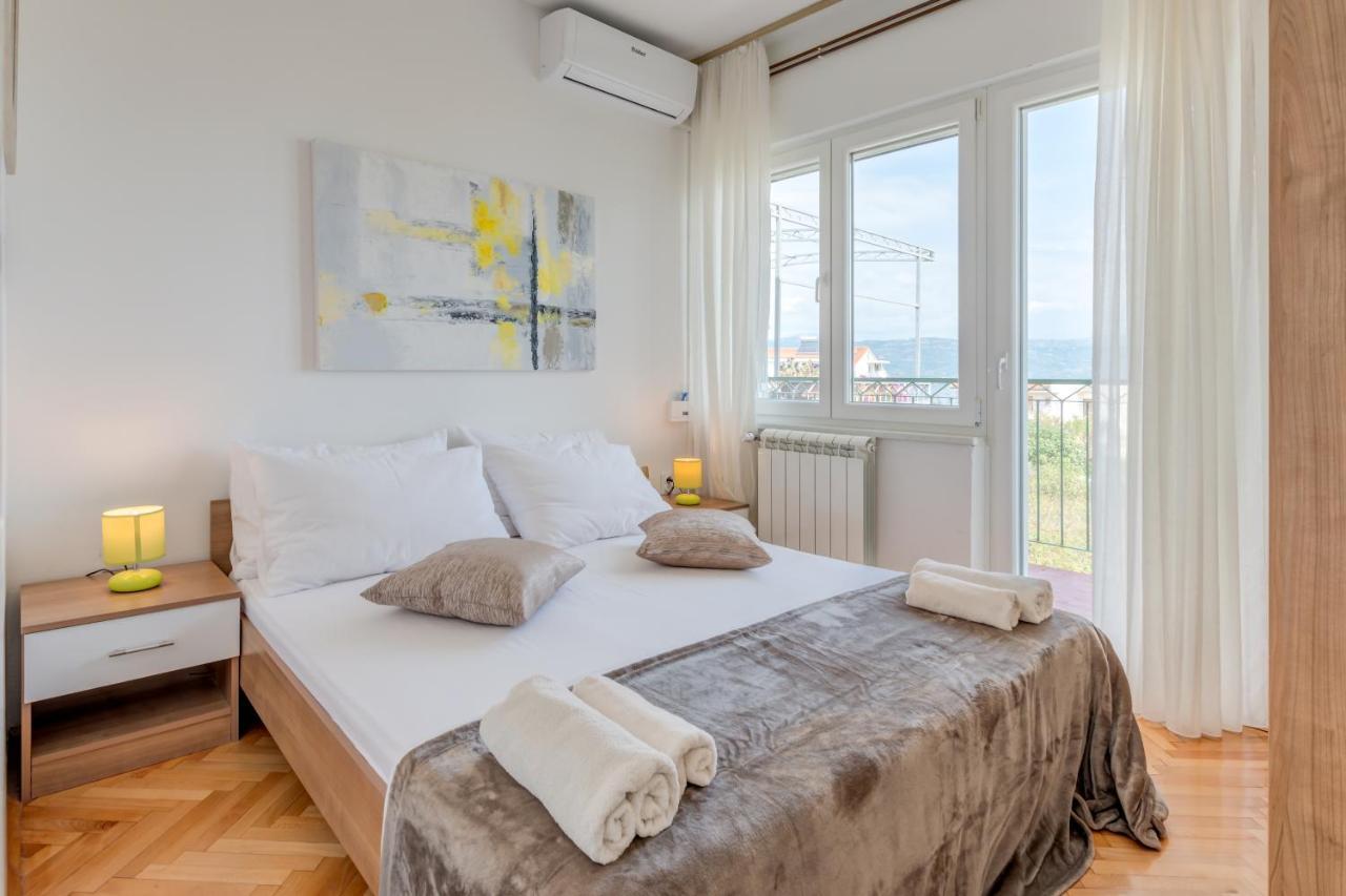 Apartments By The Sea Slatine, Ciovo - 11047 Екстер'єр фото