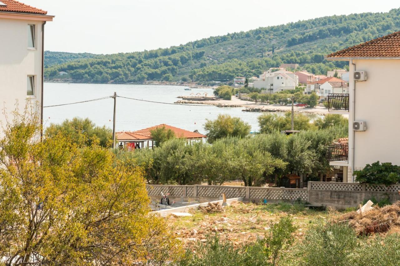 Apartments By The Sea Slatine, Ciovo - 11047 Екстер'єр фото