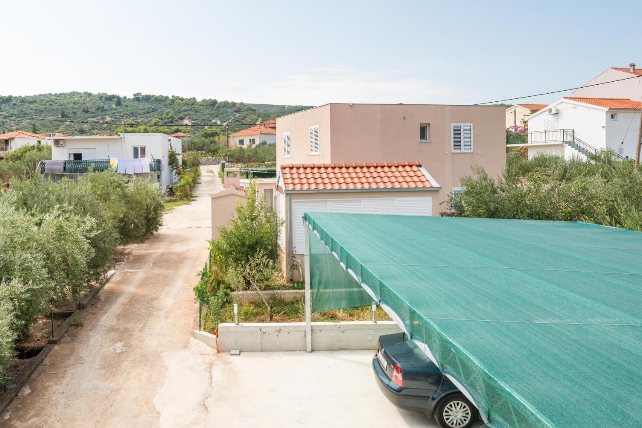 Apartments By The Sea Slatine, Ciovo - 11047 Екстер'єр фото