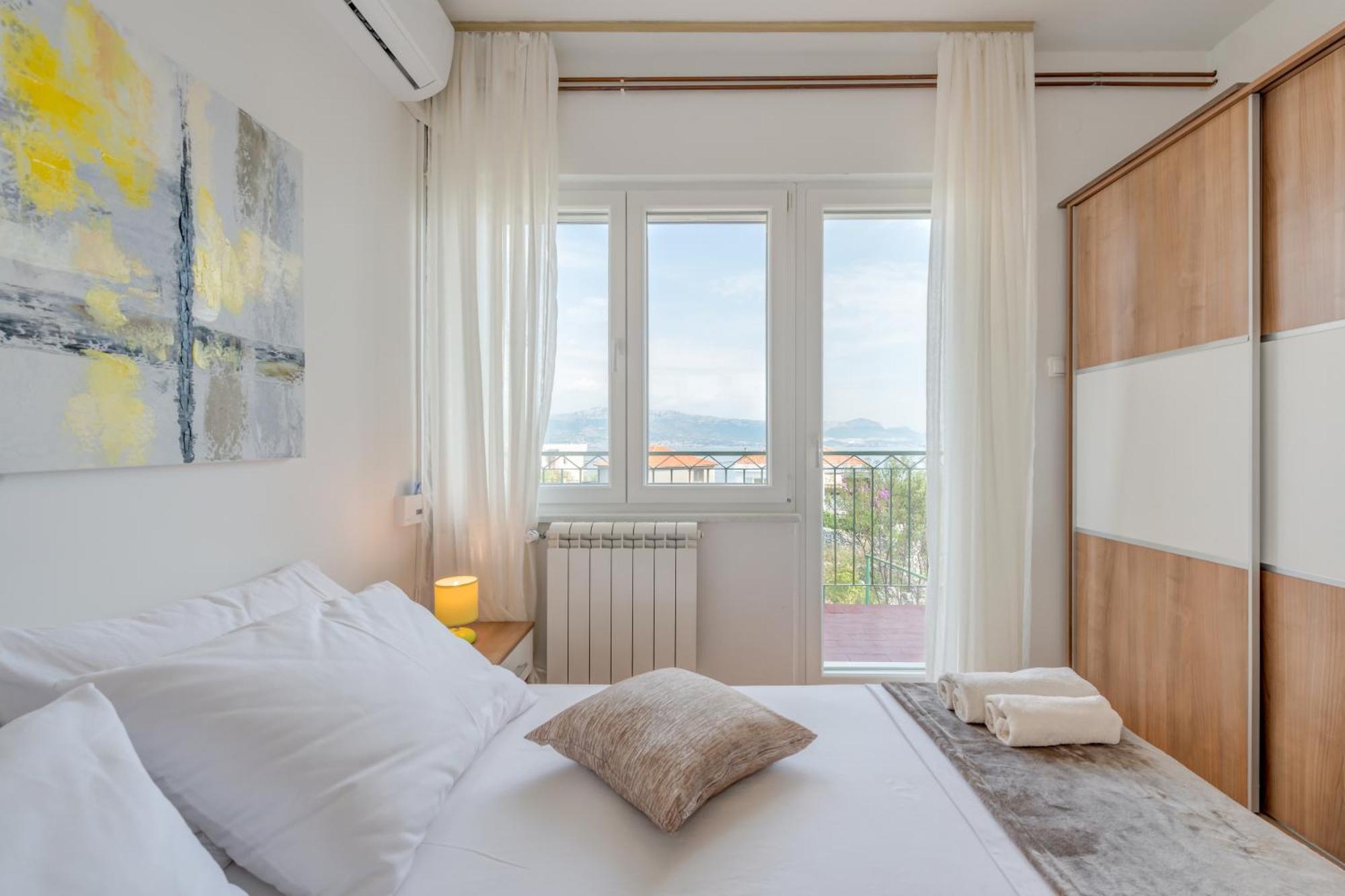 Apartments By The Sea Slatine, Ciovo - 11047 Номер фото