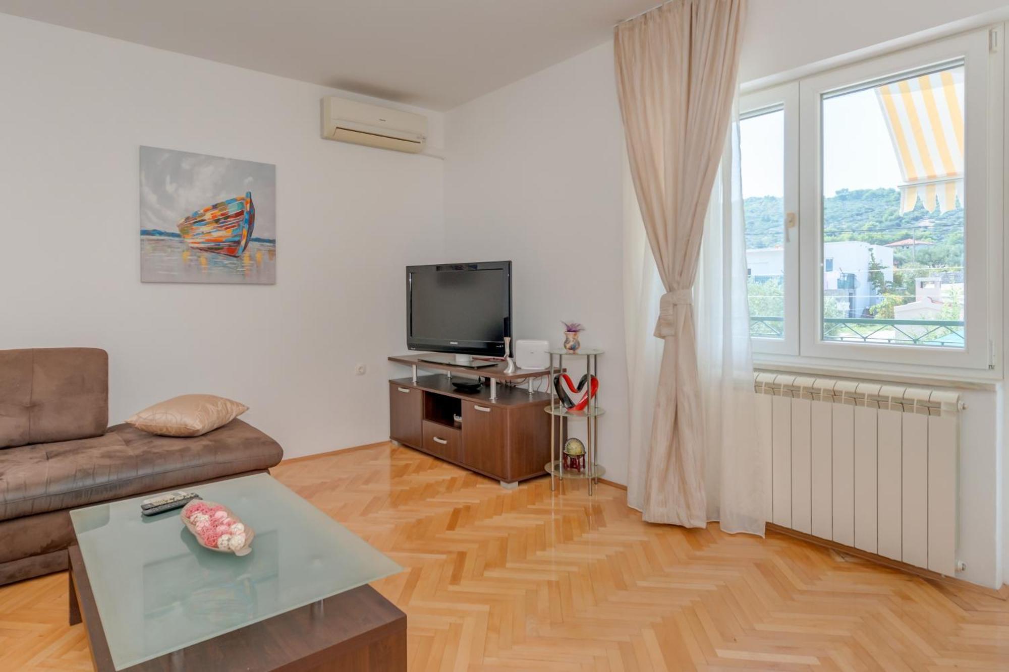 Apartments By The Sea Slatine, Ciovo - 11047 Номер фото